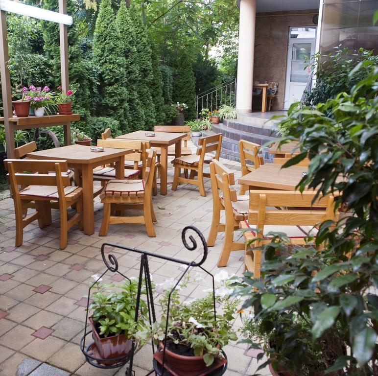 Majami Hotel Chisinau Luaran gambar